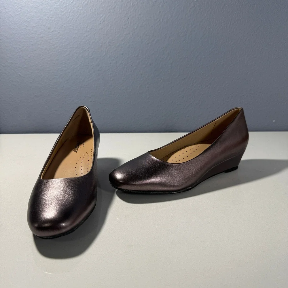 Trotters wedge pumps